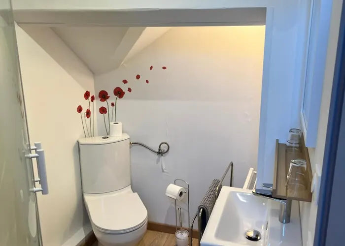 Le Gue De Clecy Bed and Breakfast 3*